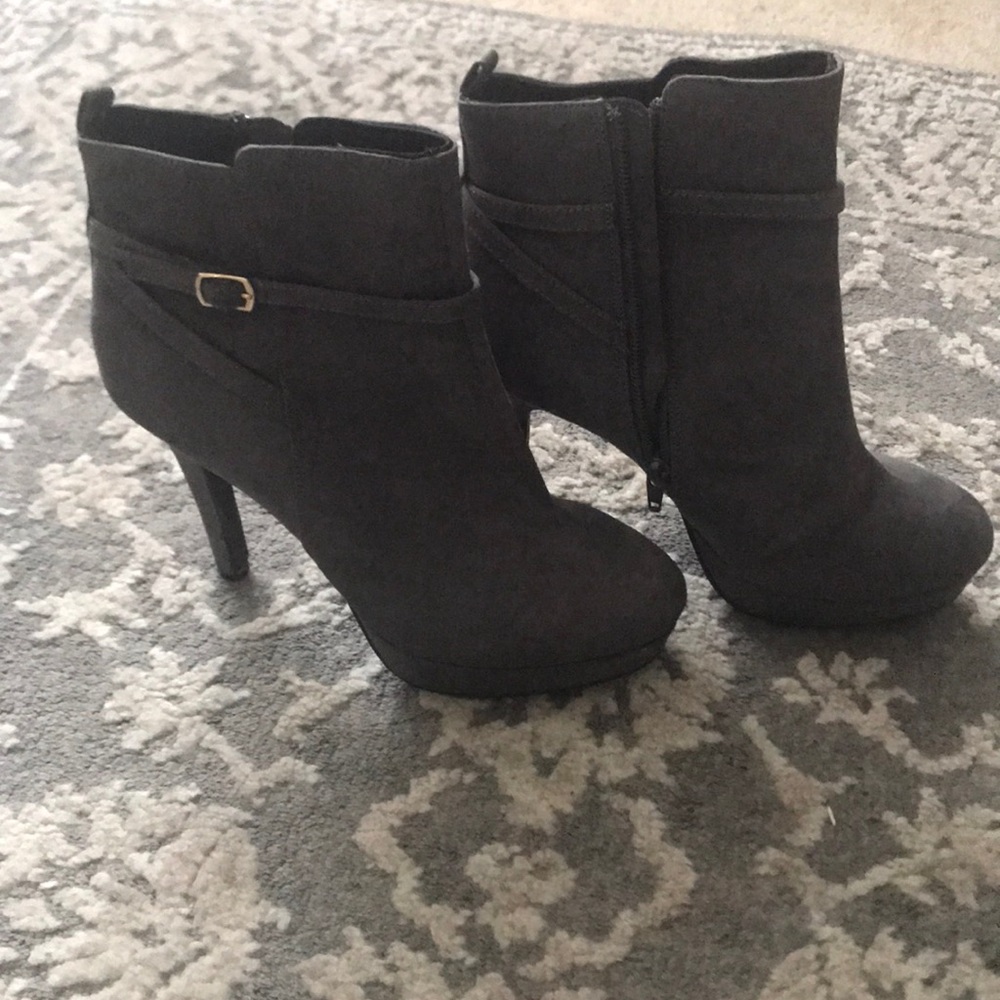 Boots - Picture 3 of 3